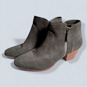 Violet & Red Gray Suede Ankle Booties, Size 10, NWOB